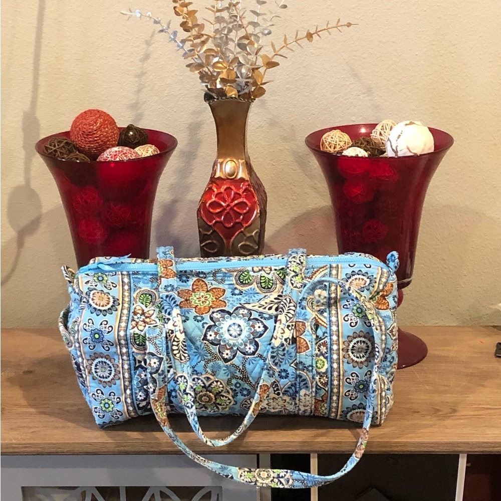 VERA BRADLEY BABY BAG DIAPER TOTE WITH PAD BALI BLUE RETIRED